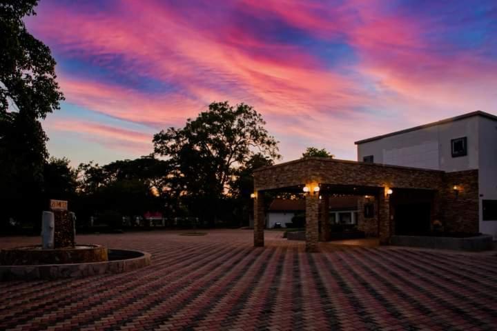 Zambezi Junction Lodge Livingstone Esterno foto