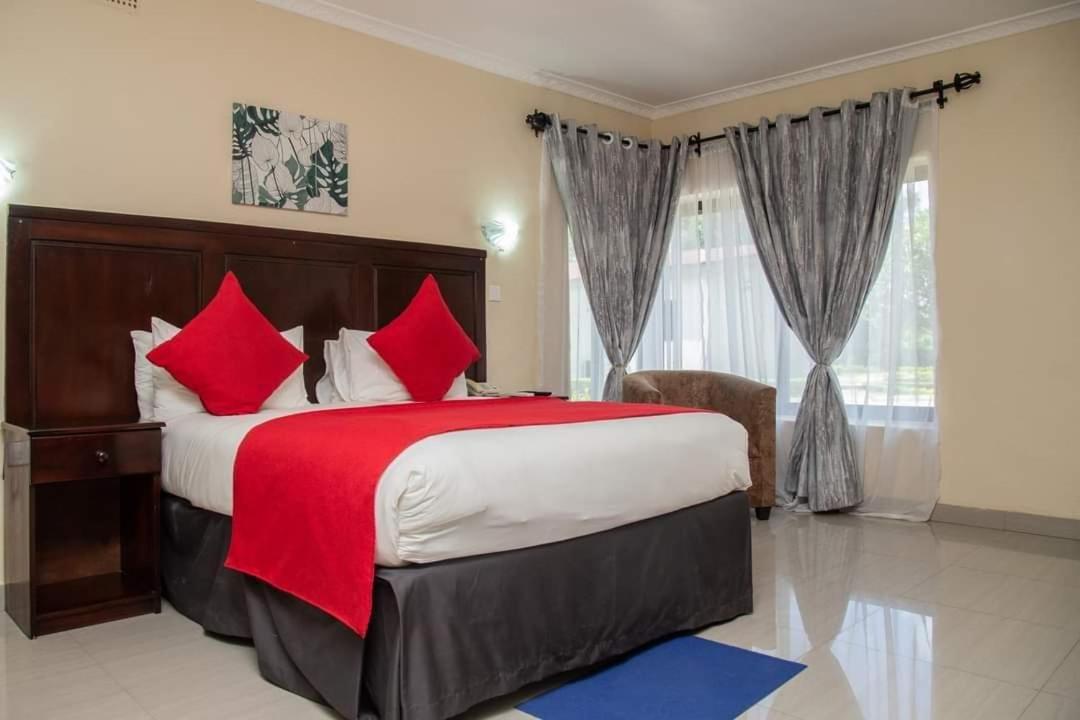Zambezi Junction Lodge Livingstone Esterno foto