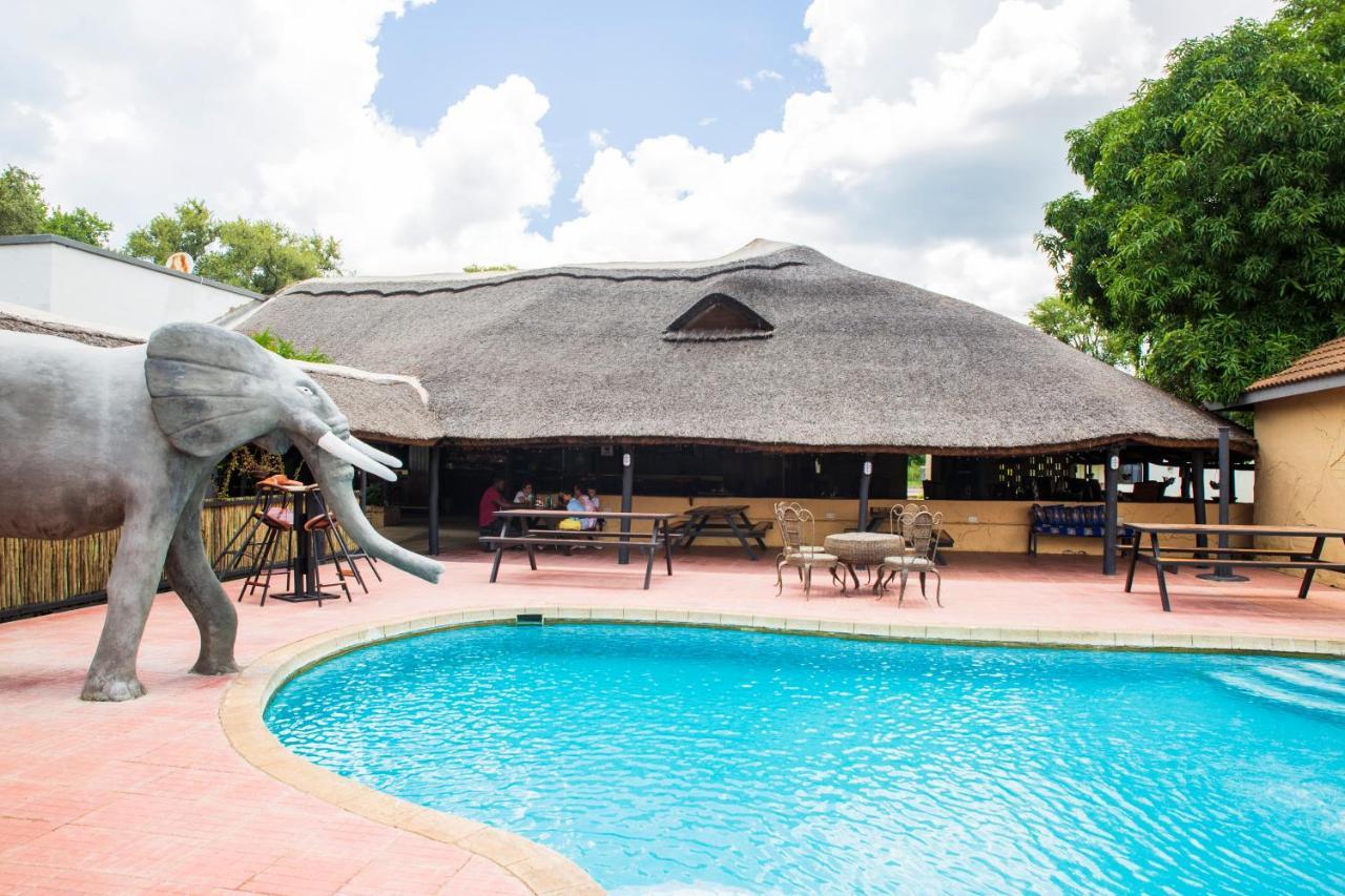 Zambezi Junction Lodge Livingstone Esterno foto