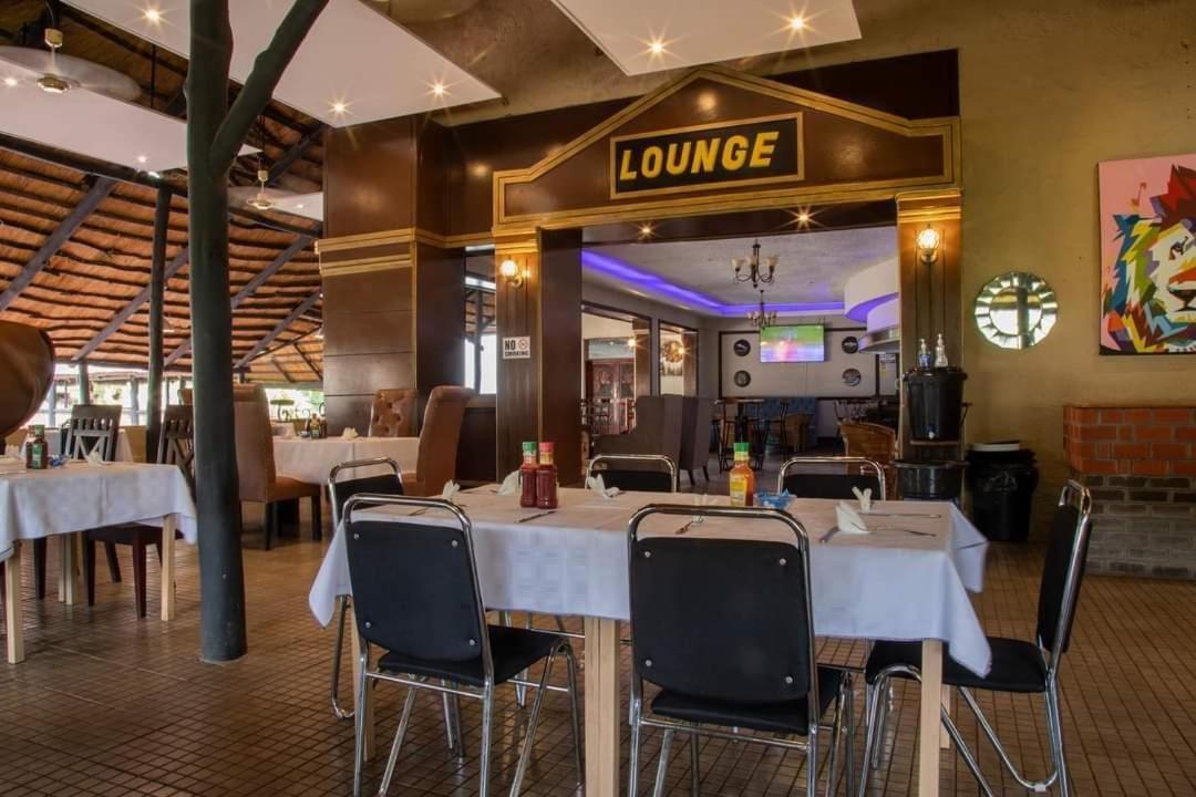 Zambezi Junction Lodge Livingstone Esterno foto