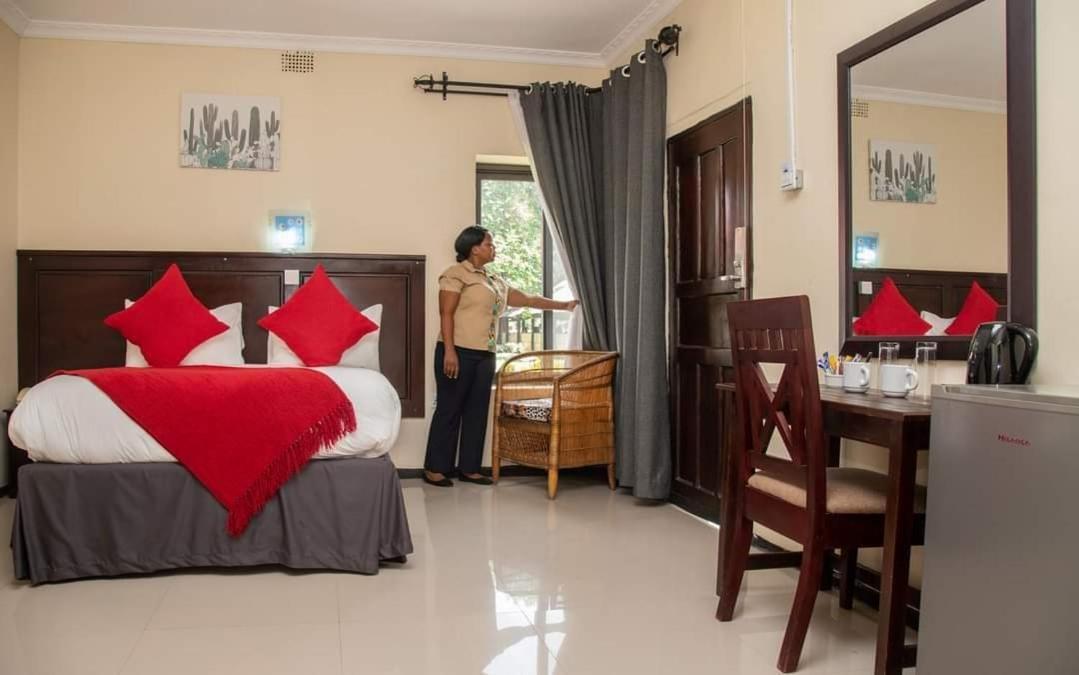 Zambezi Junction Lodge Livingstone Esterno foto