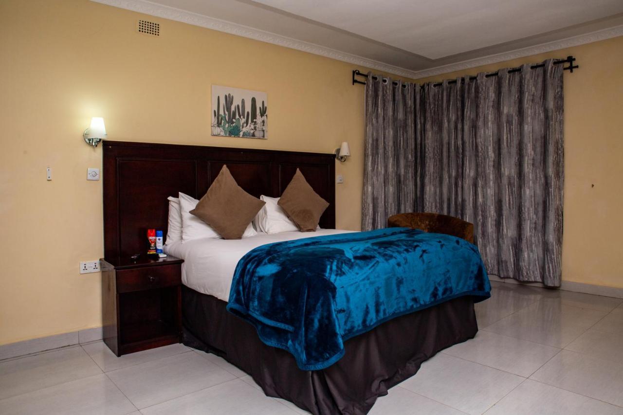Zambezi Junction Lodge Livingstone Esterno foto