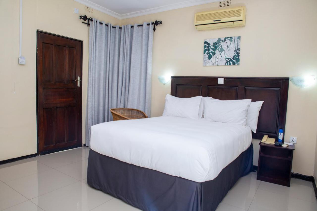 Zambezi Junction Lodge Livingstone Esterno foto